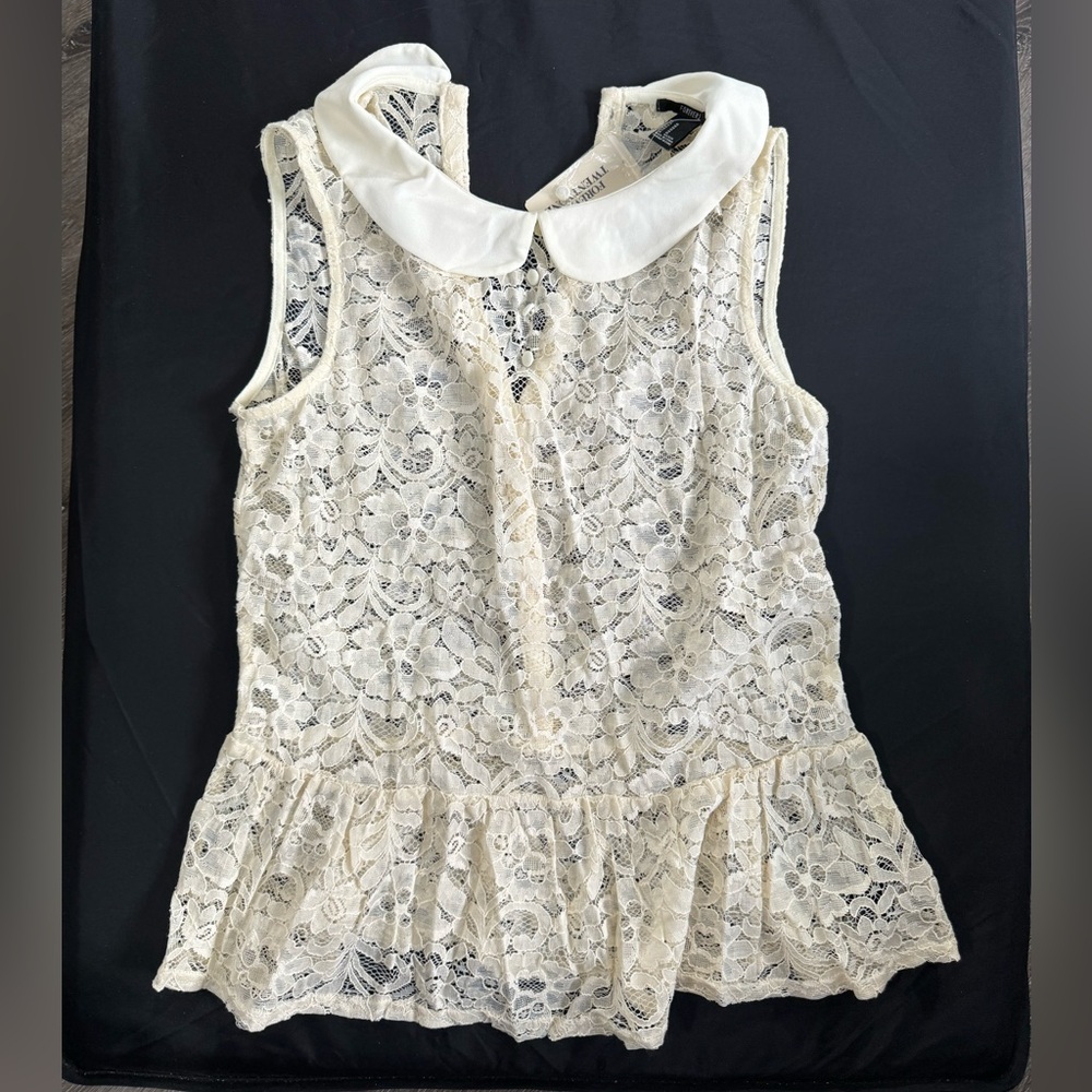 New dressy top beige size Medium
